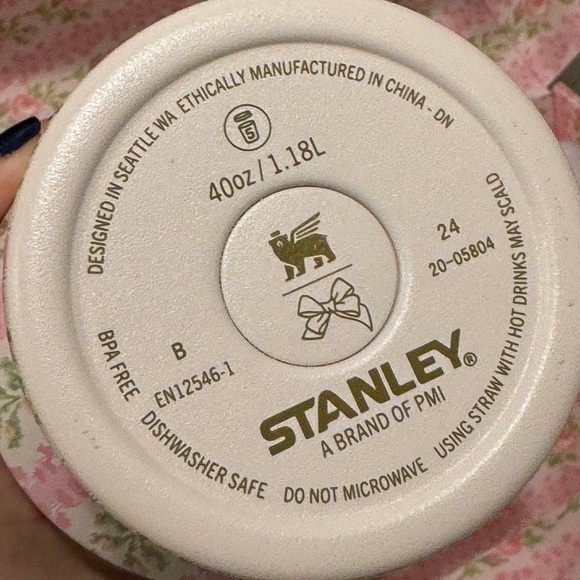 The Stanley x LoveShackFancy Quencher | 40 OZ - Blooming Heirloom NIB - Picture 5 of 8